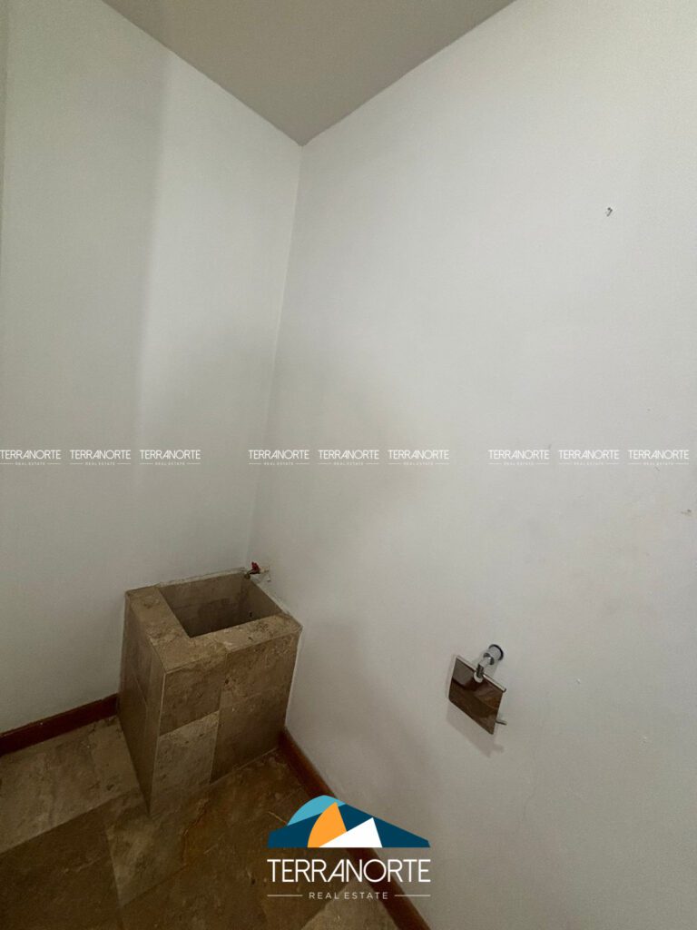 ECCBBB33-1D1B-4896-9CBE-CDE0CB0A825B