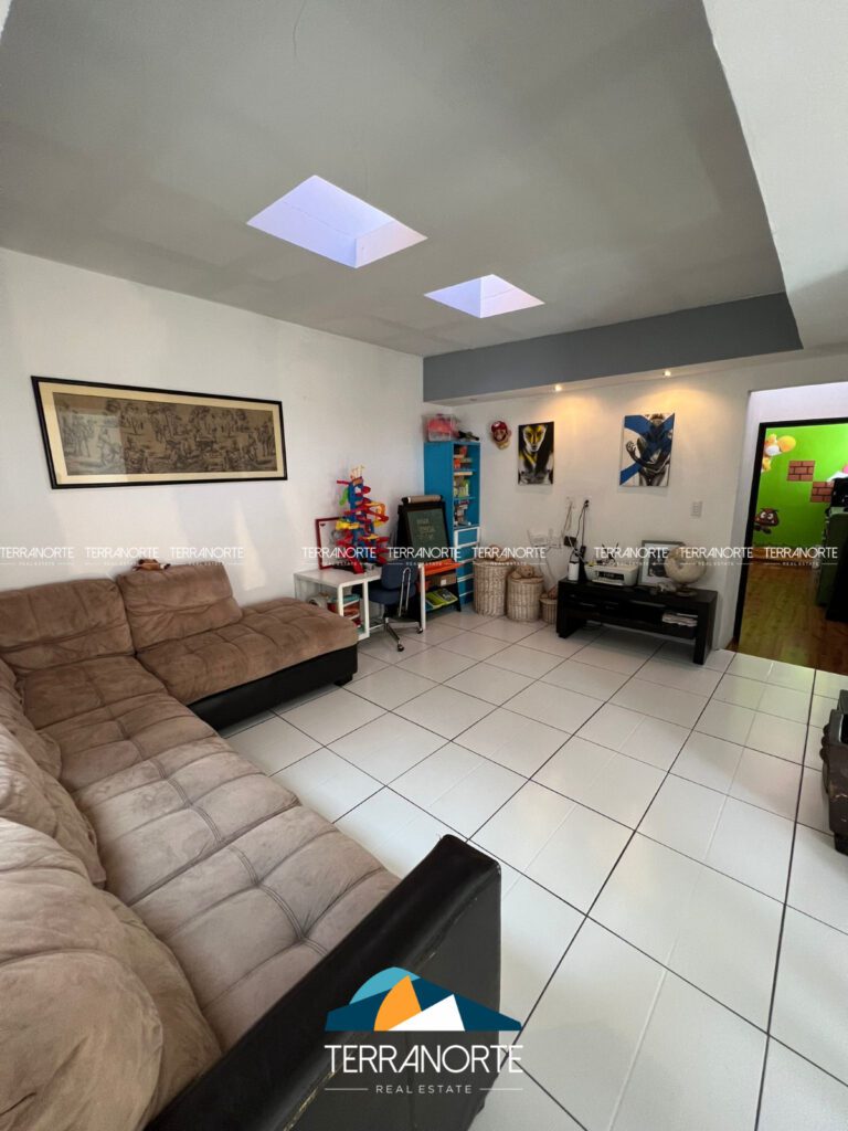 ED4E8DA7-E115-4705-ACA7-75C8823F1351