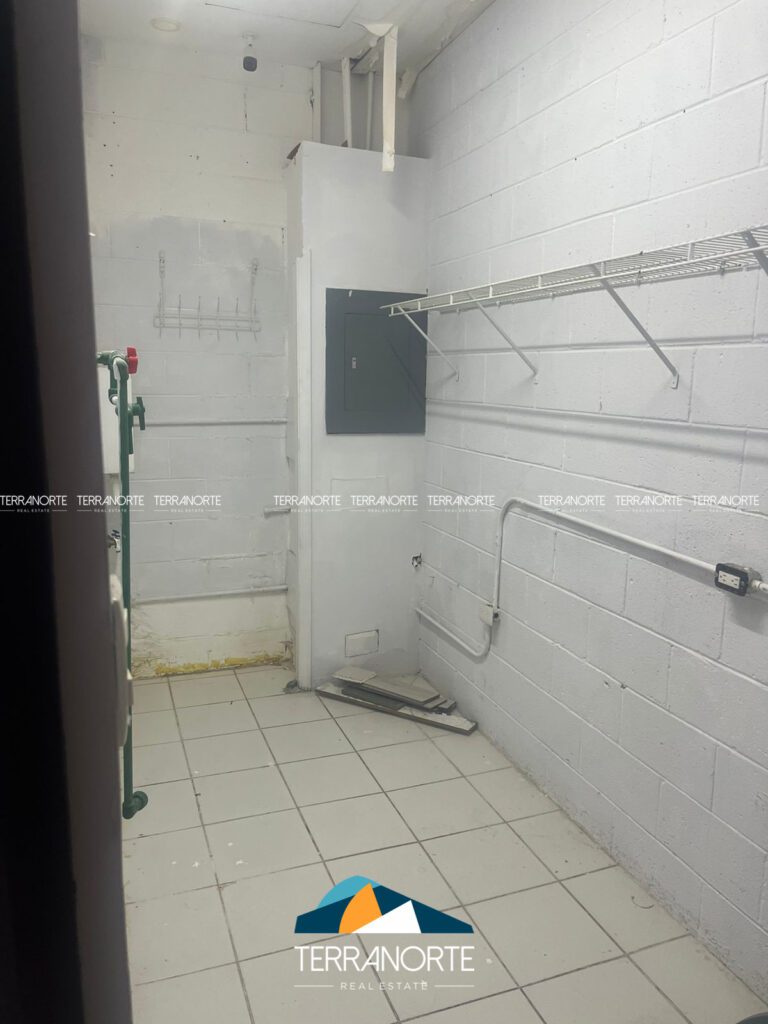 FD8A2DA9-A874-402B-8C1F-45B44B6014C3