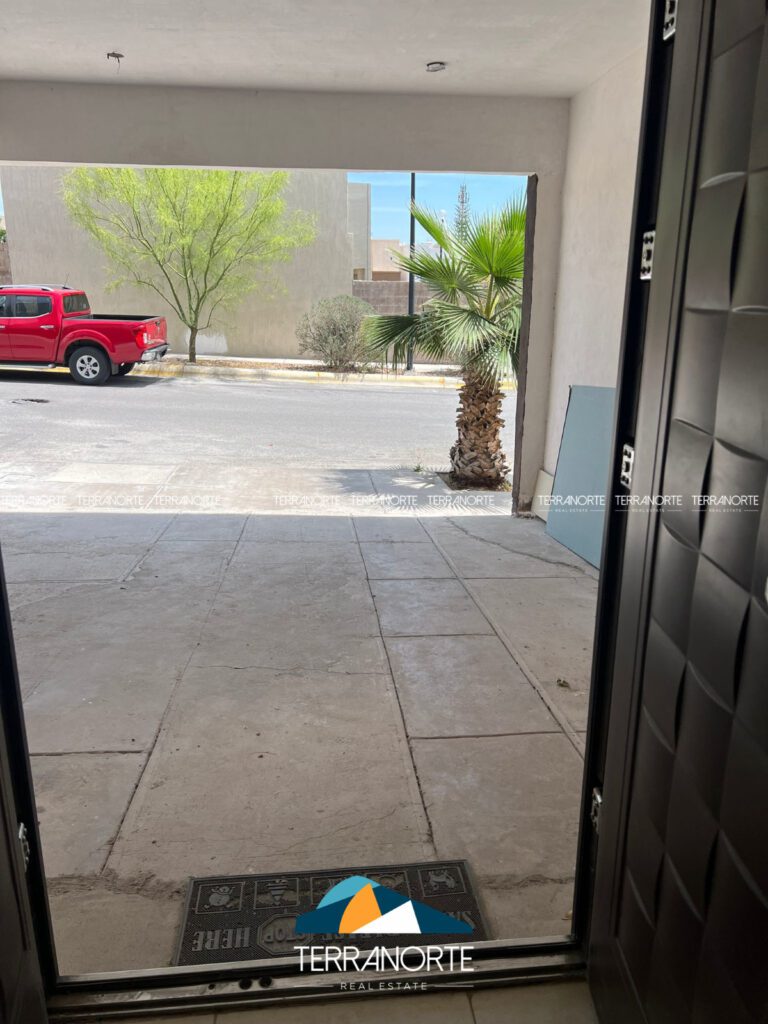 1EF18681-E788-46BA-A079-DBED649283F1