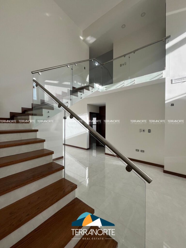 4641BBC5-CDCC-47C2-9C6F-336DD228E7DC