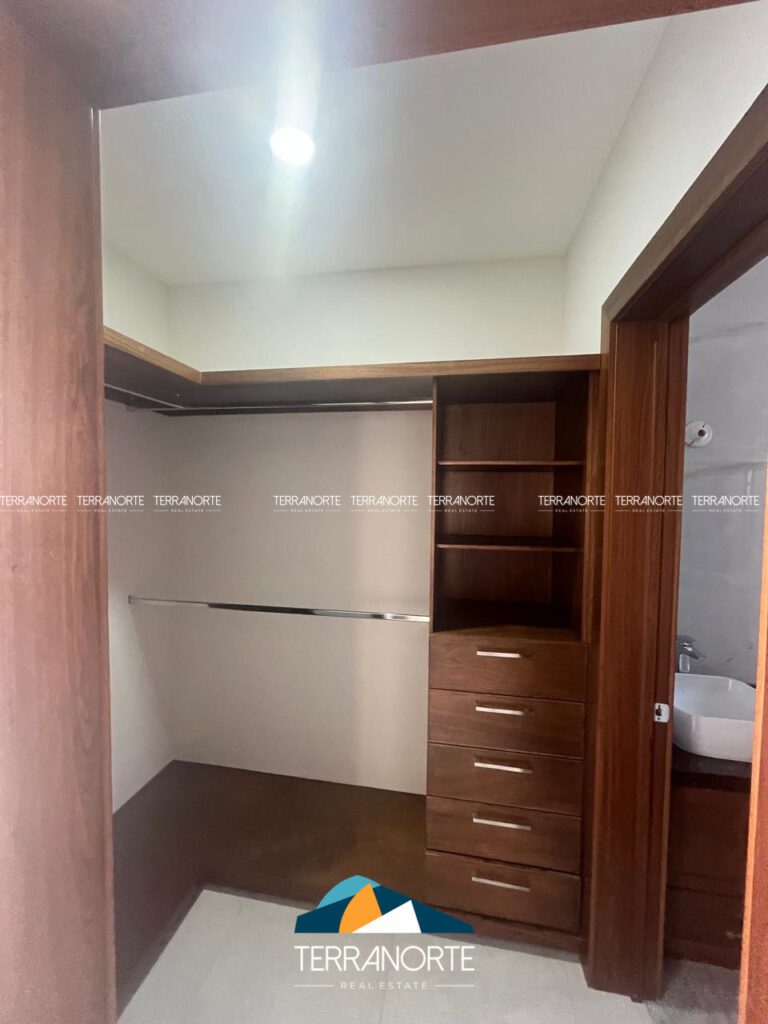 4A76EBE4-78FC-485F-B1EB-74ECCDDE3189