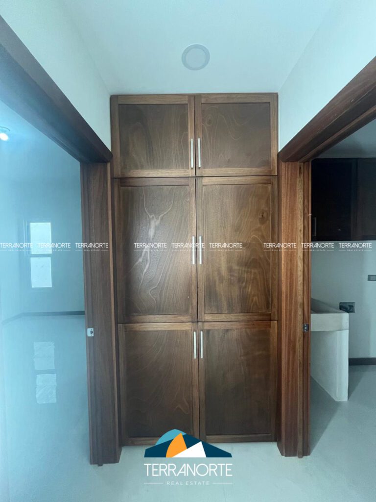 4AAC760C-7DCF-416B-A764-AFB79C3FEFEA