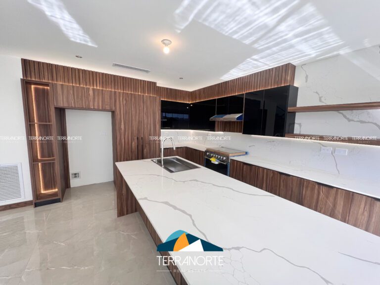 5AE87B54-8DFA-4787-A3DD-F625765C5374