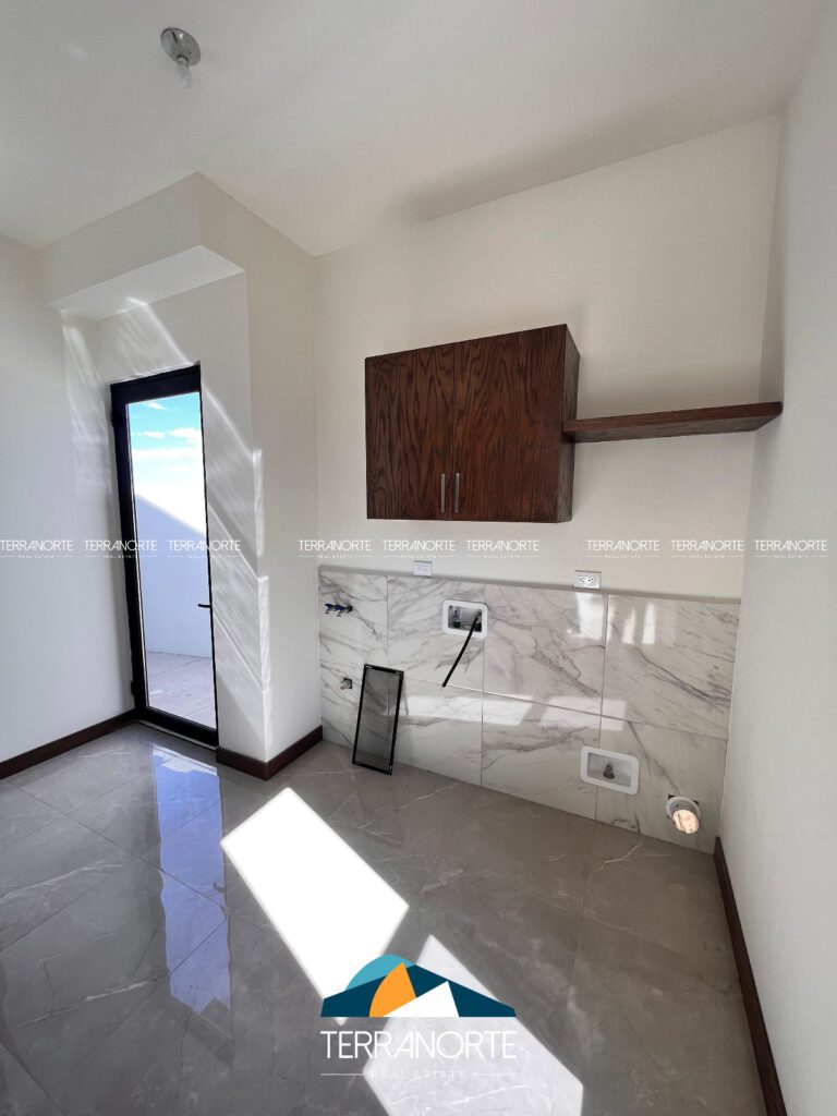 738EE762-102F-4488-9B9C-CBE5DAE2307D