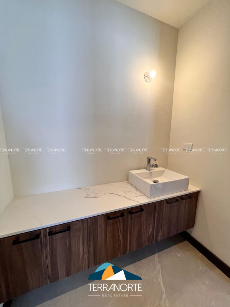 849A1A72-993B-4678-ADFA-F6E9020E59E0