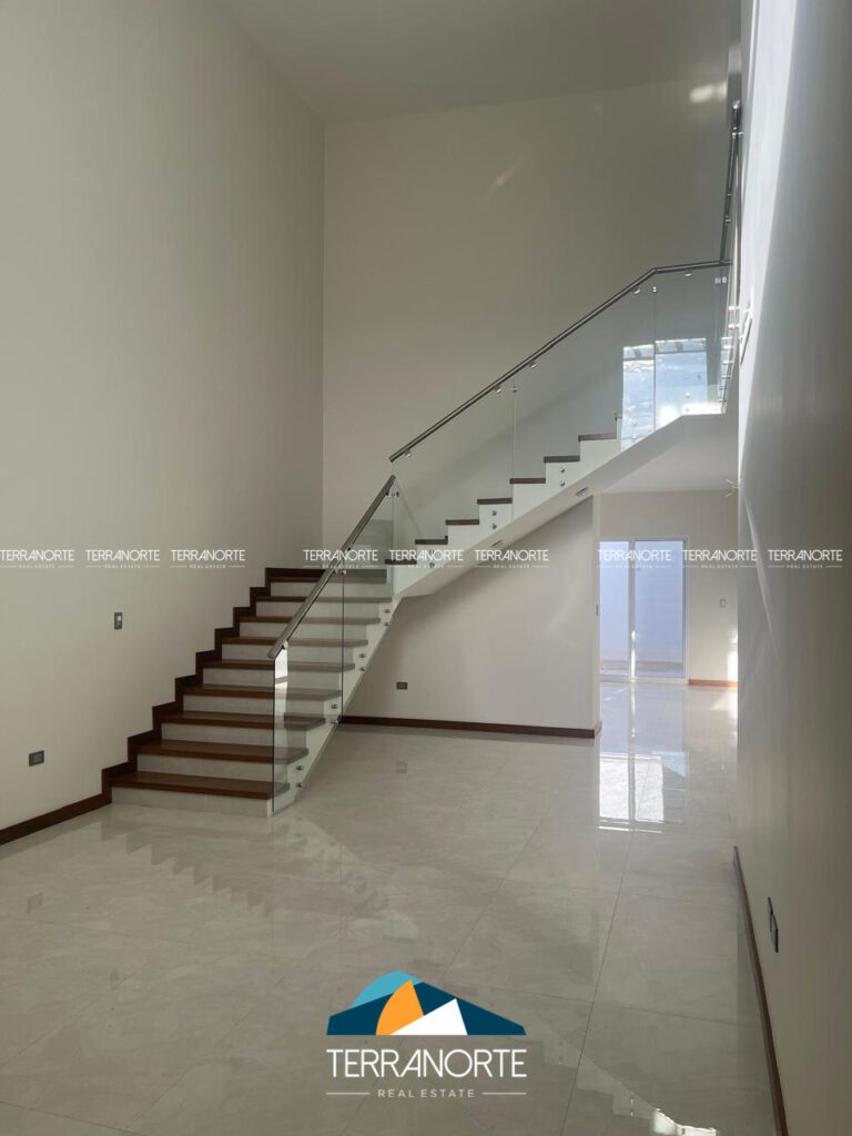 90AC9930-4367-4FA8-957A-27824265F412