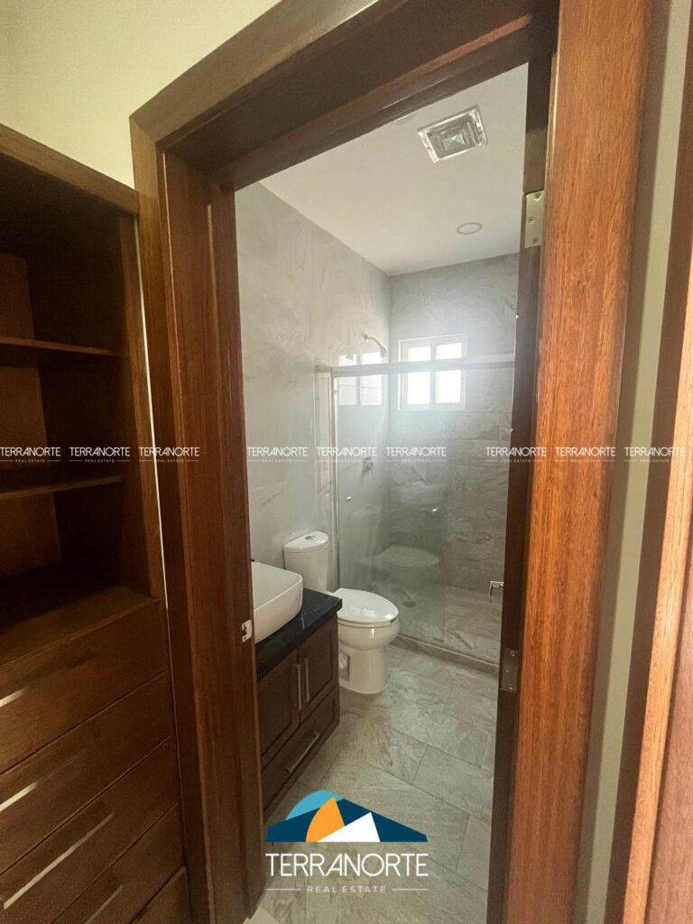 C37E41F8-04FE-4861-9C36-8CA7E1DD037F