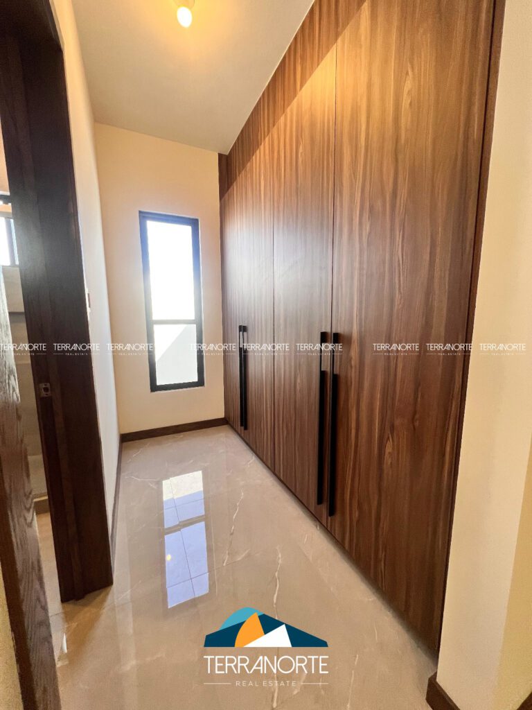 E1D39FD6-D6FD-4921-95AB-64EC4E8A241C