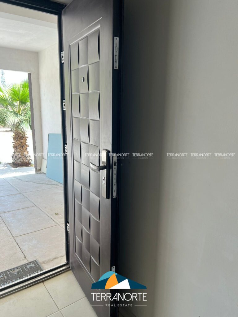 E26AED87-37F7-4194-942E-685990711A75