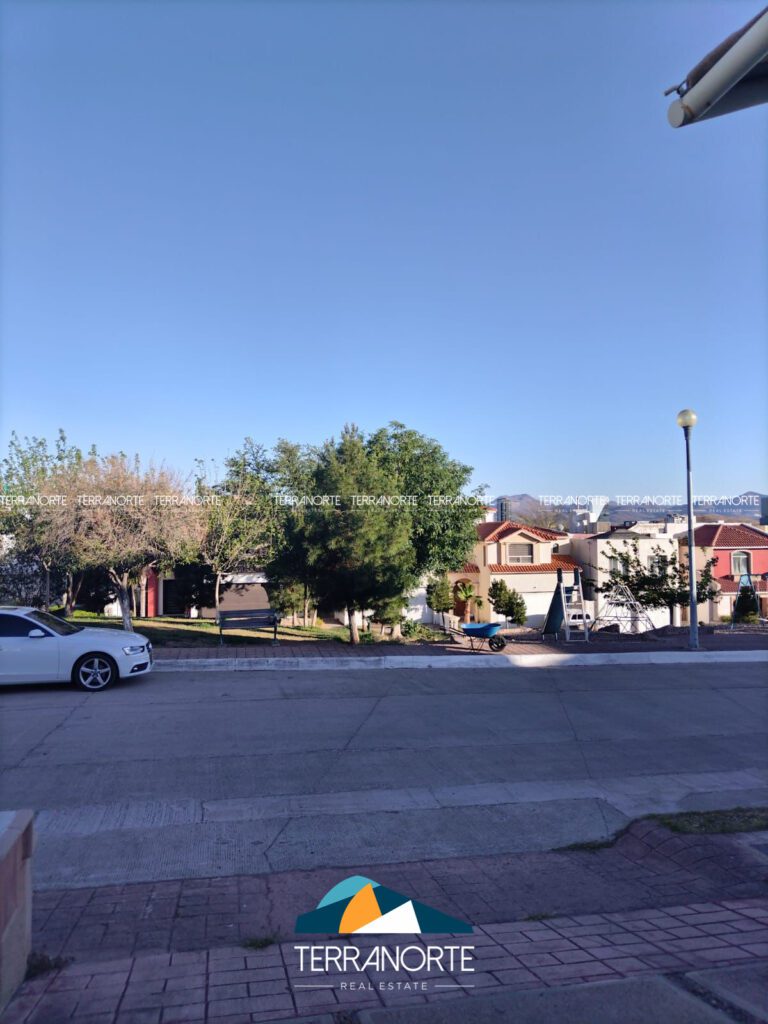 FCC498E3-9203-4104-9989-E792BC667D99