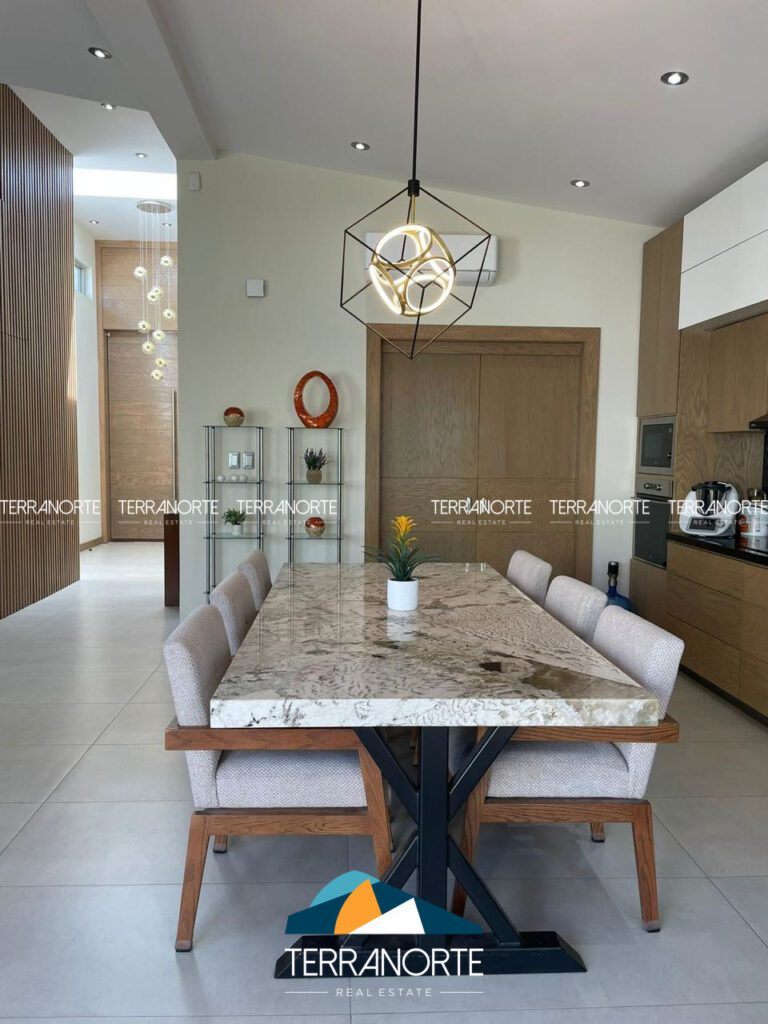 1e8f5445-9b5e-424b-a7e1-217be2814f96