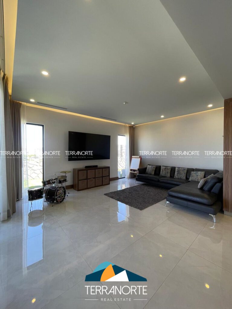 241D30FC-A5F6-458B-8D03-6050B503B9CA