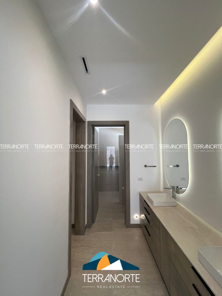 2a63eb1e-fa46-4a3c-a1be-7f526639460d