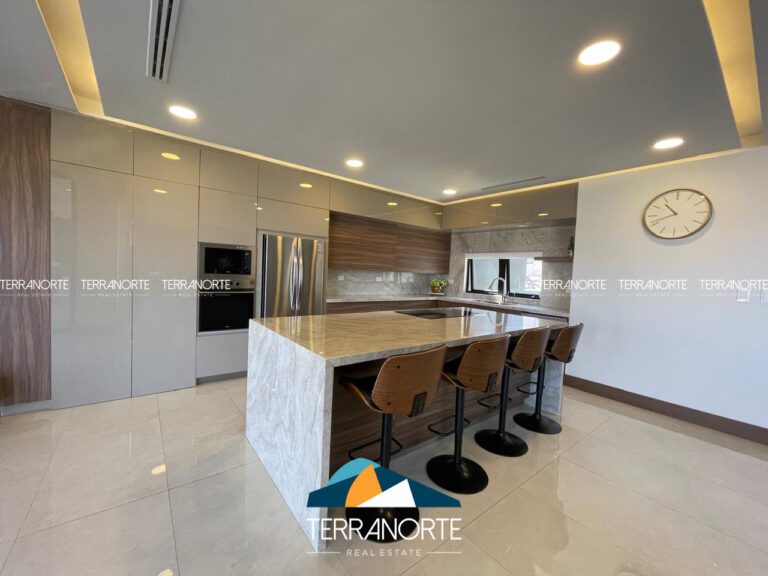 43C17835-7FB8-48C5-AB8C-CD1C0E8EEE12