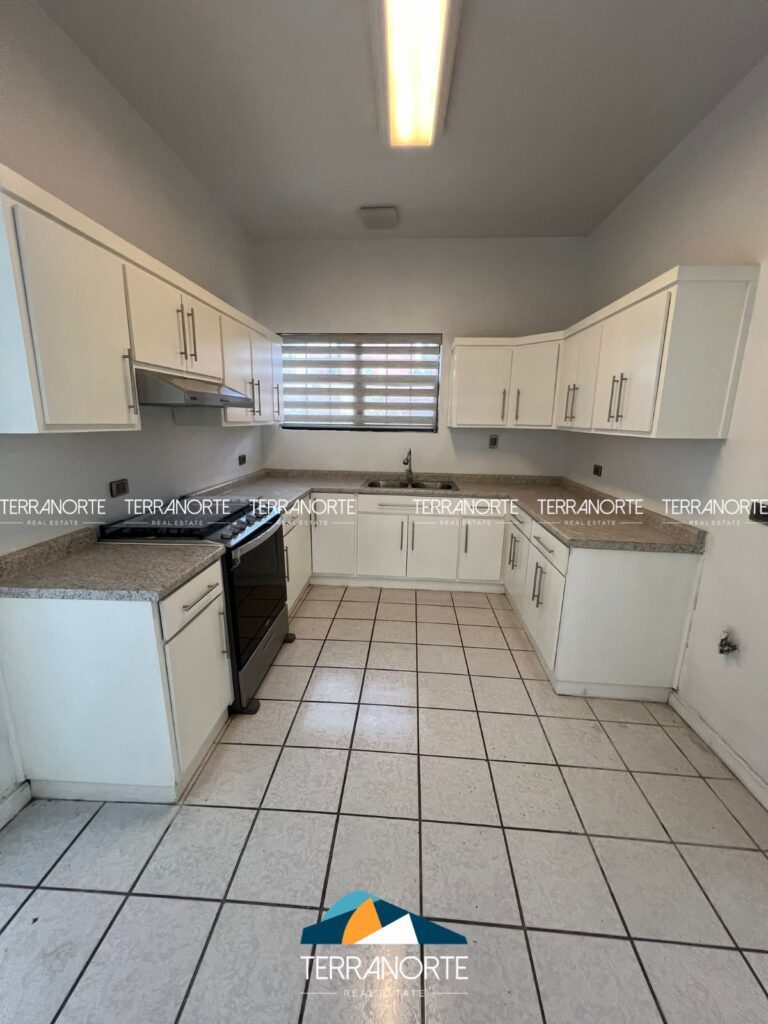 63e76751-2844-456c-a378-1562ad68c689