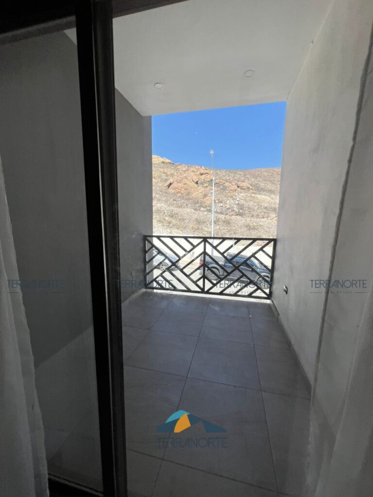 03ef75f3-d73b-4602-90e6-39e6554fc8aa