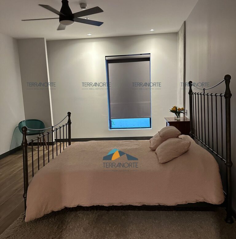 57ee9930-e31b-4af0-9a37-a22a984c61b5