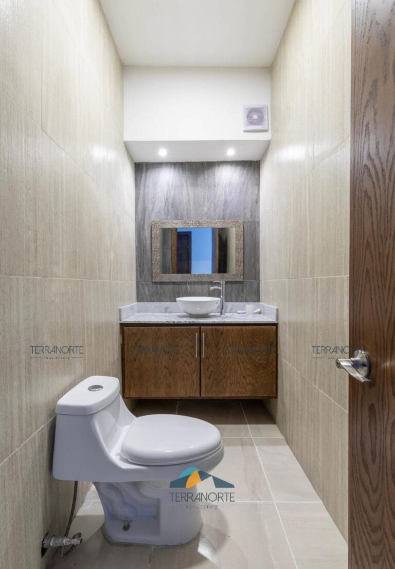 8c877494-f0f0-43a7-9530-e771bef4b3ad