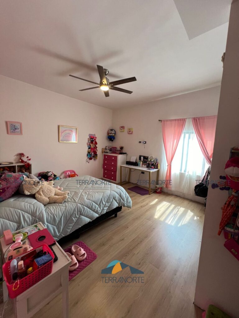 b1227595-c127-4598-a52e-7bff93674f0b