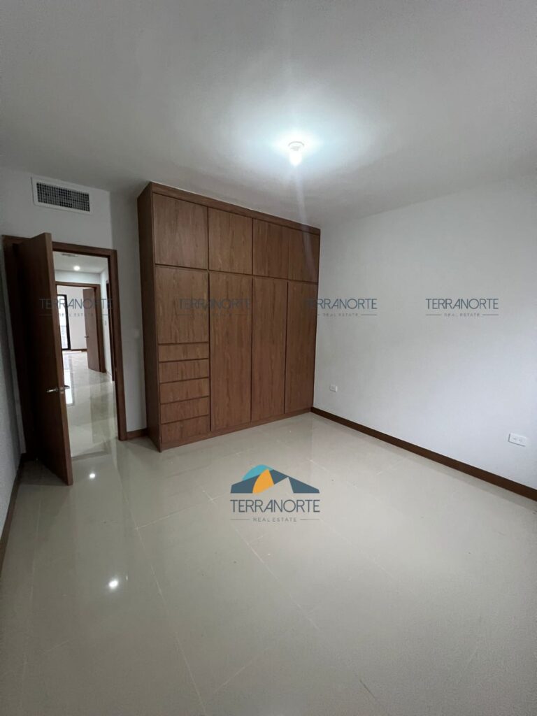 d1703b59-ebc8-4238-b65d-3067e74e330b