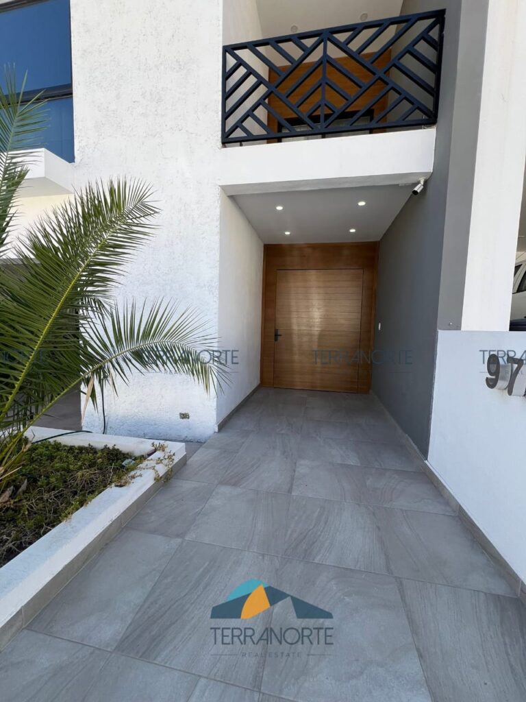 d5600ce3-0139-439e-a747-254a791a4b79