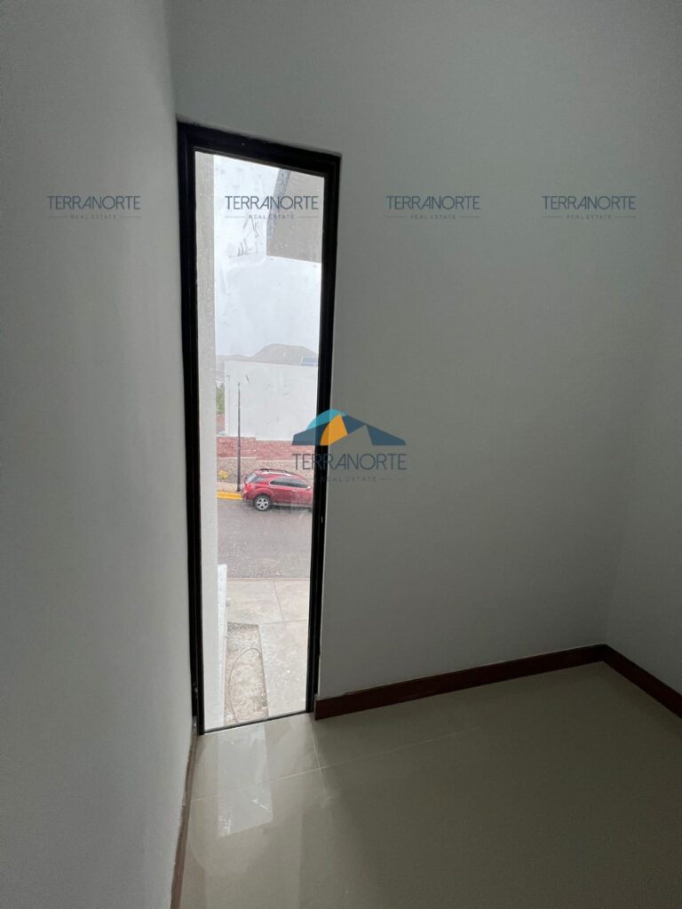 e4aa4f10-5a03-48af-81a4-5f1780bb4871