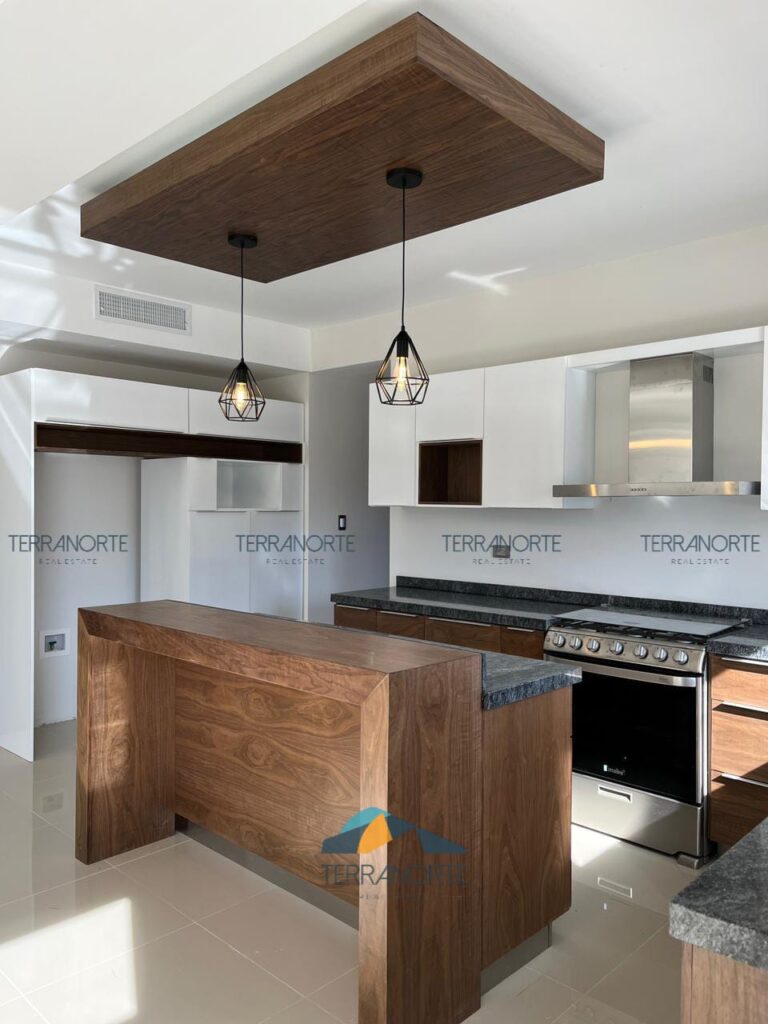 eb294319-4aa2-4128-bdd4-fd89a0841c5a