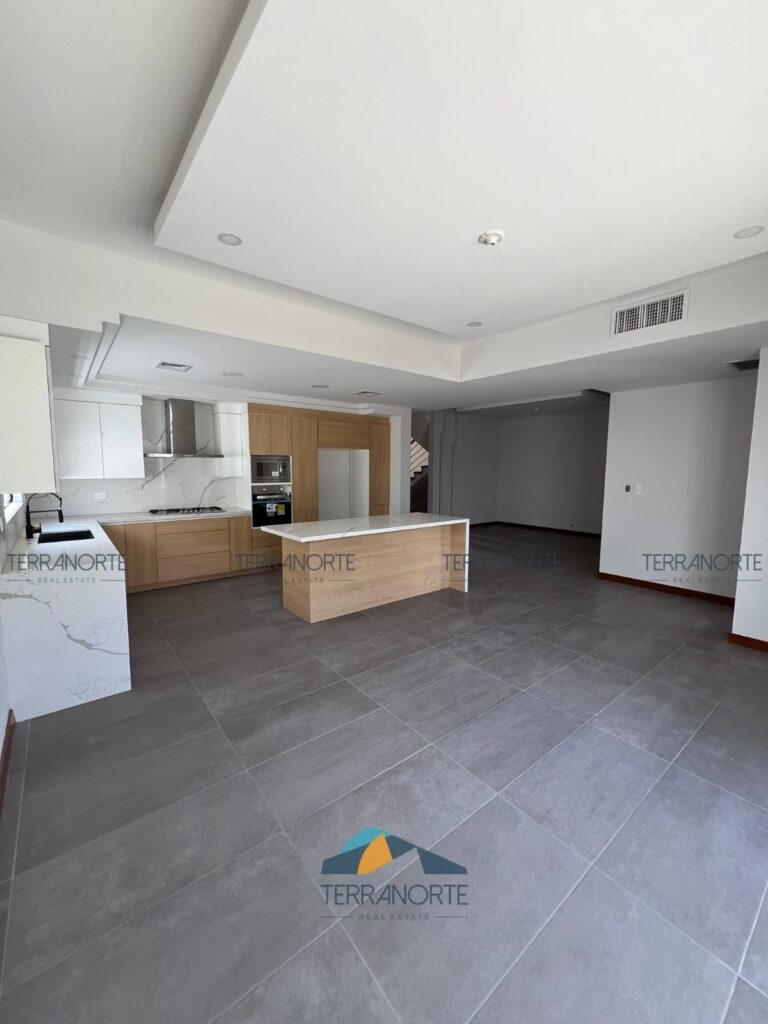 10c7e3a5-05d0-4dda-bb0c-8da983b1298b