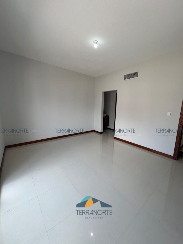 1ac01f22-5e82-439c-83dc-f752d0554202