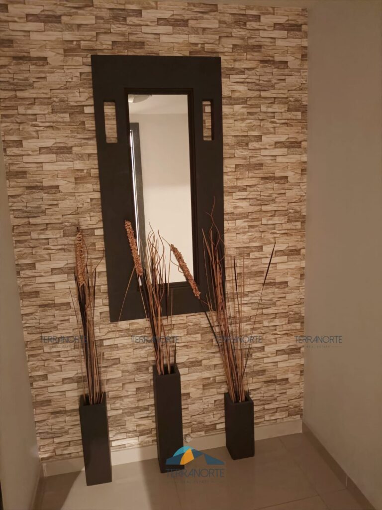 37c81992-6d91-4c3b-969c-ae9a4e4f0228