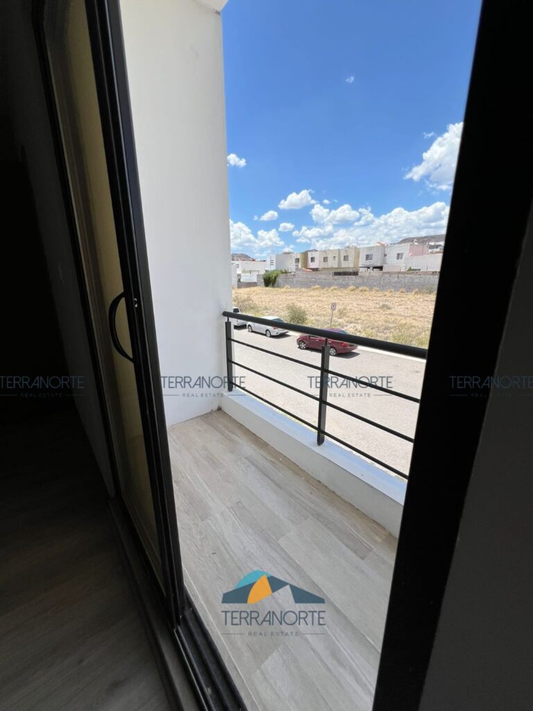 424804ff-e2ed-477b-8b3f-3ea2f5e072ae