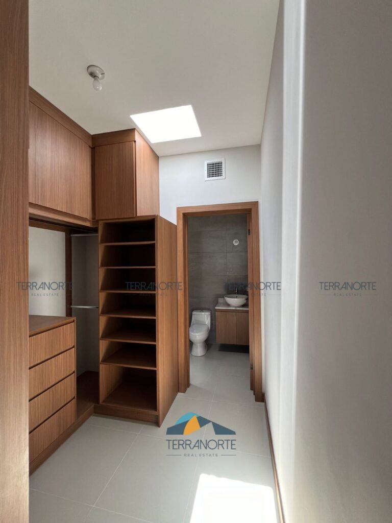 559c2e4e-19d2-4af8-8c1b-1879c90c353c