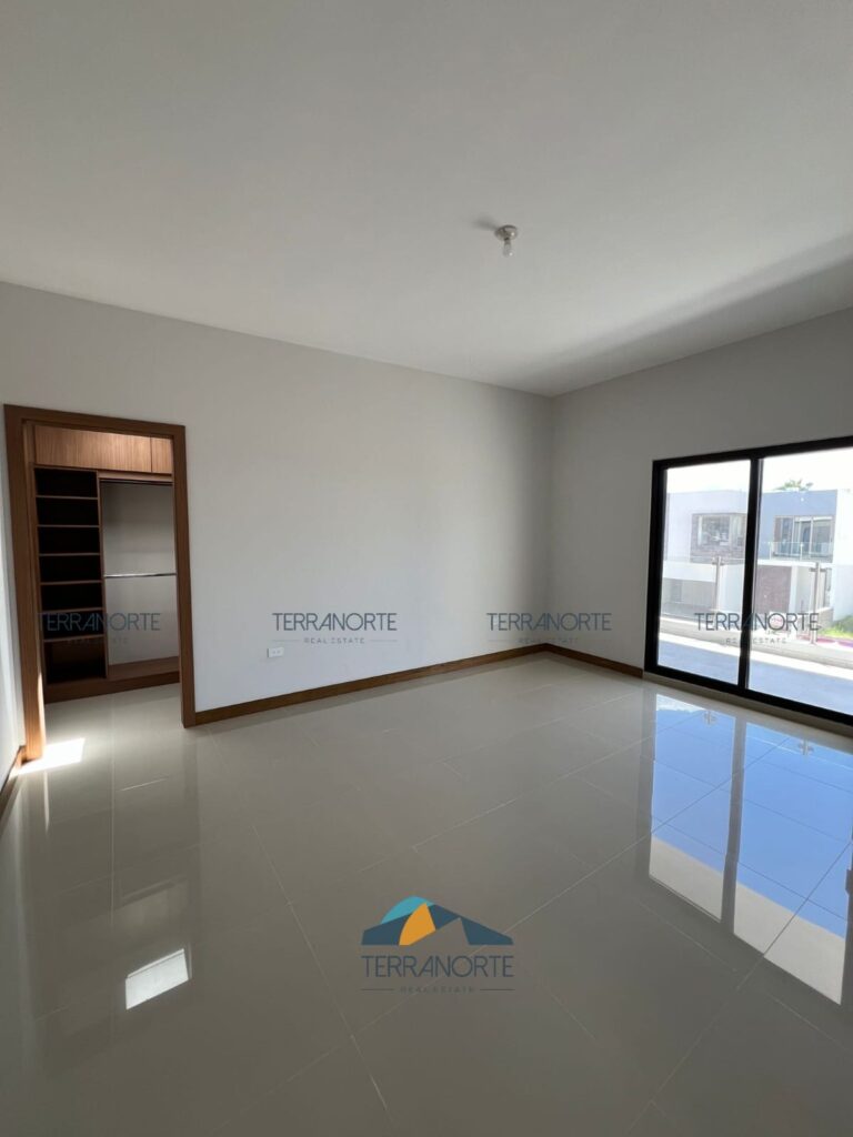 9992e7fa-0434-4e7d-9738-cf83c83ee2be