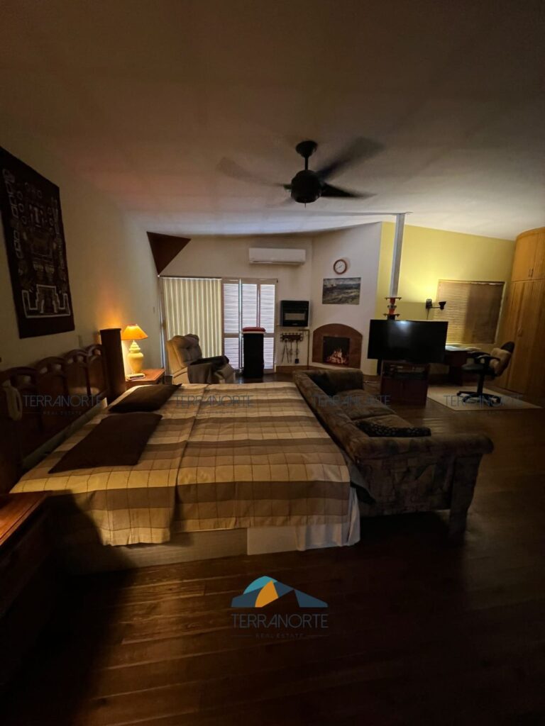 9df0feef-359d-42e8-a06a-dbdba104160b