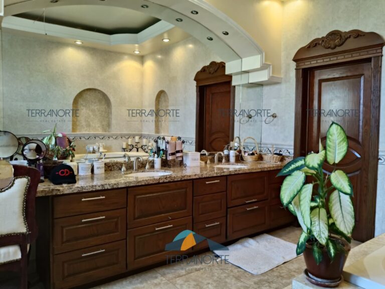 b028d33b-0261-4c8a-8bf3-d98aad92f5ba