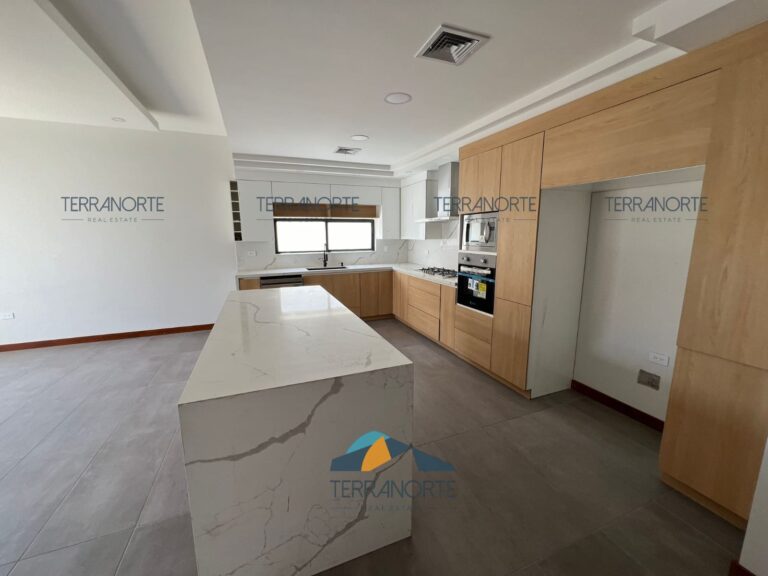 eb2807b9-59b4-40e0-9a7e-d781c9574635