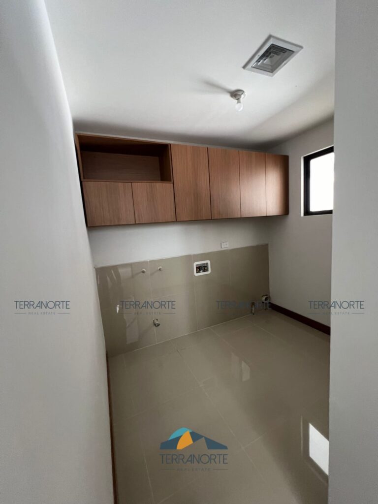 f214d302-b48a-4144-981e-5d680941888e