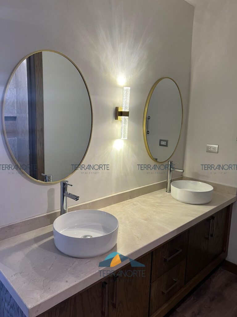 1b540e3a-7dc6-484b-b3f4-9b87e83f5019