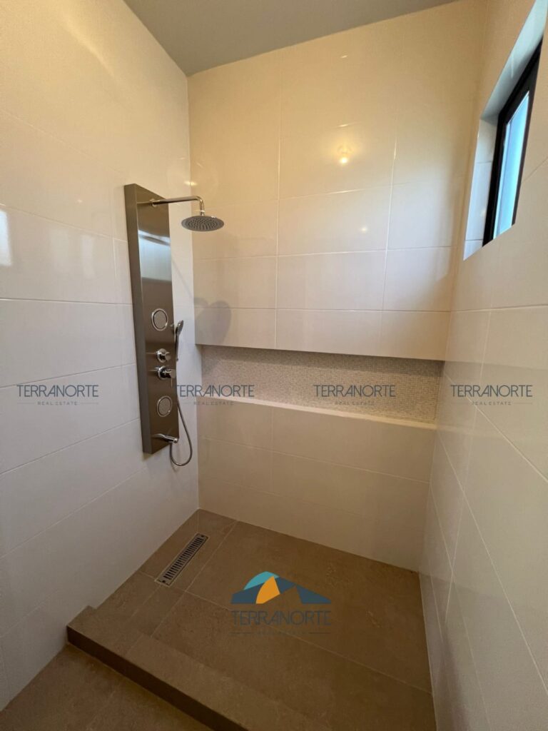 4a6b8a95-67be-41aa-989f-2371491c9048