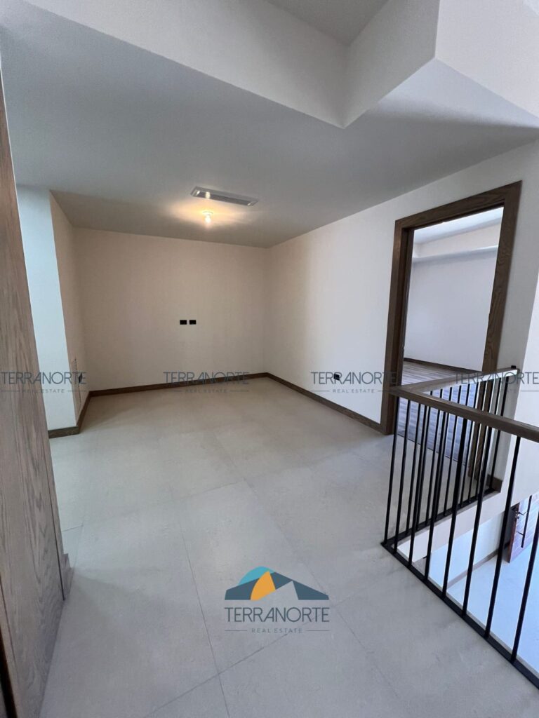 5b530569-33bd-46ef-98da-ddcd6ac45315