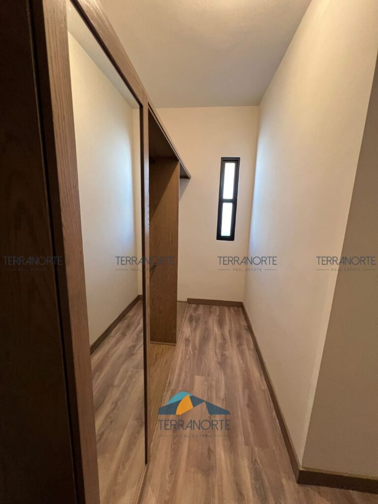 63ffe3a7-416e-49f2-bd1d-88c1d35381bc