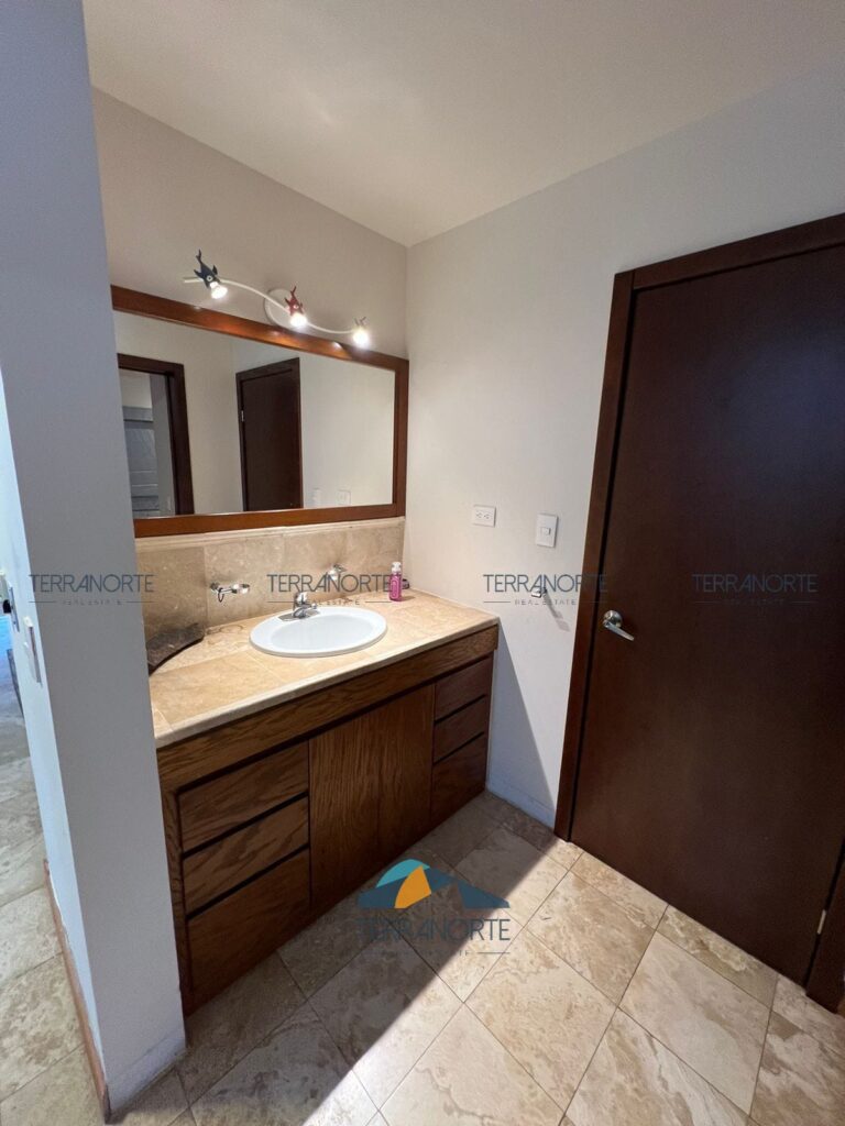 8ba93ef4-3684-4255-befc-ba1c8a3f4075