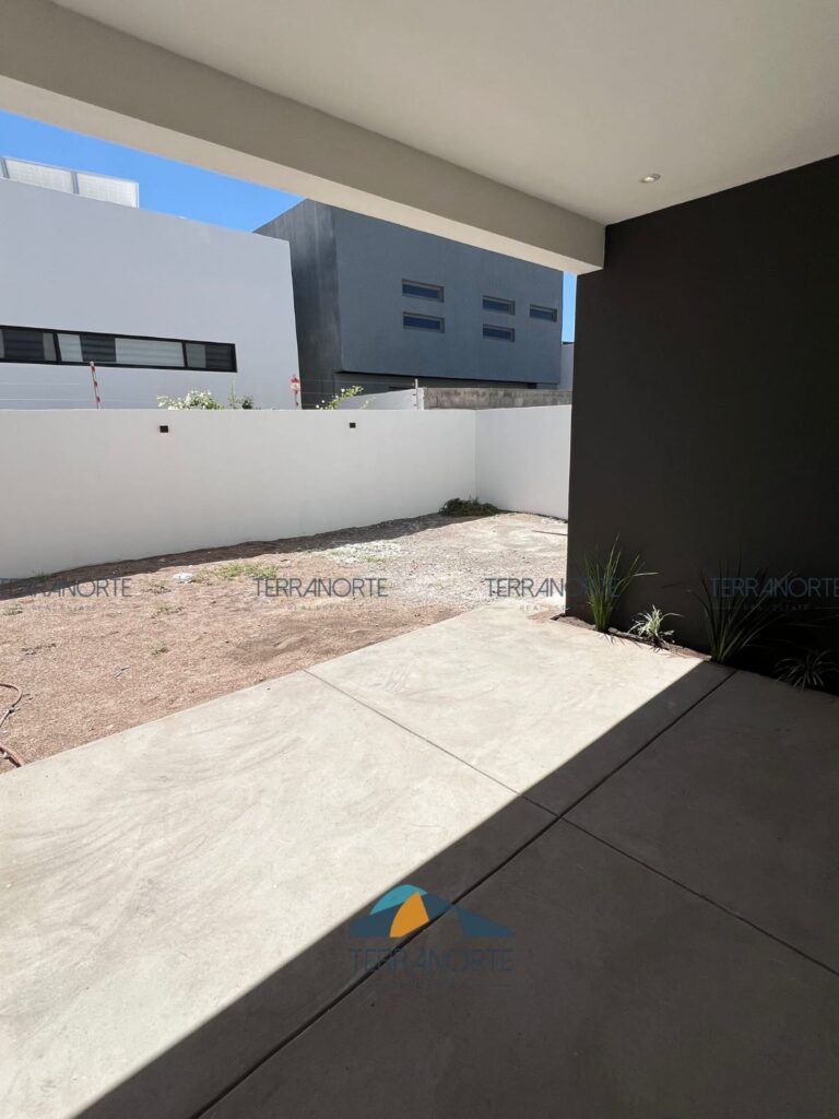 a6fd1245-1bb3-4303-abde-61a0ee1d6e2f