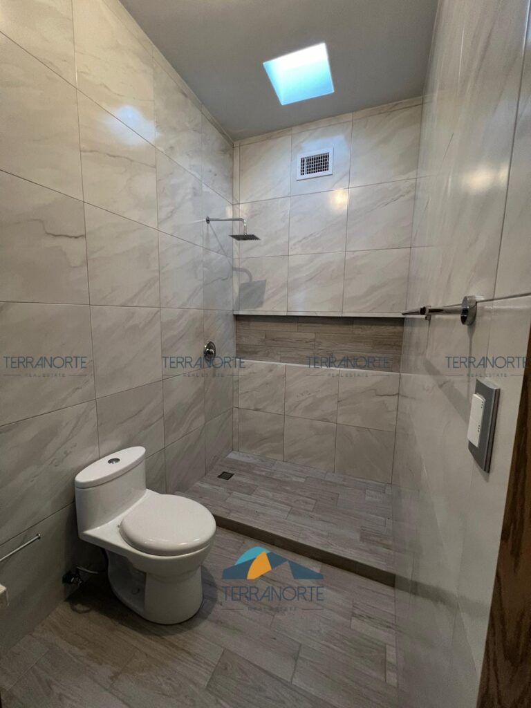 c77d0796-9f80-49c6-b6d7-1c97e78e75d1