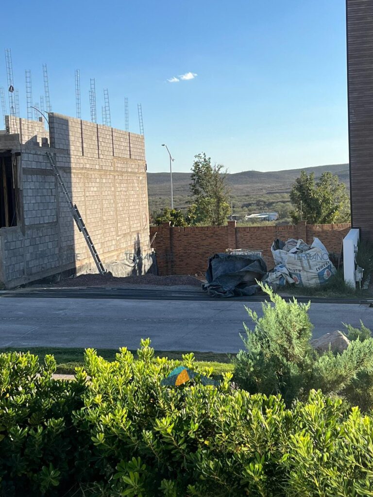 2a31a76b-866f-4644-9d51-abd96d8dc229