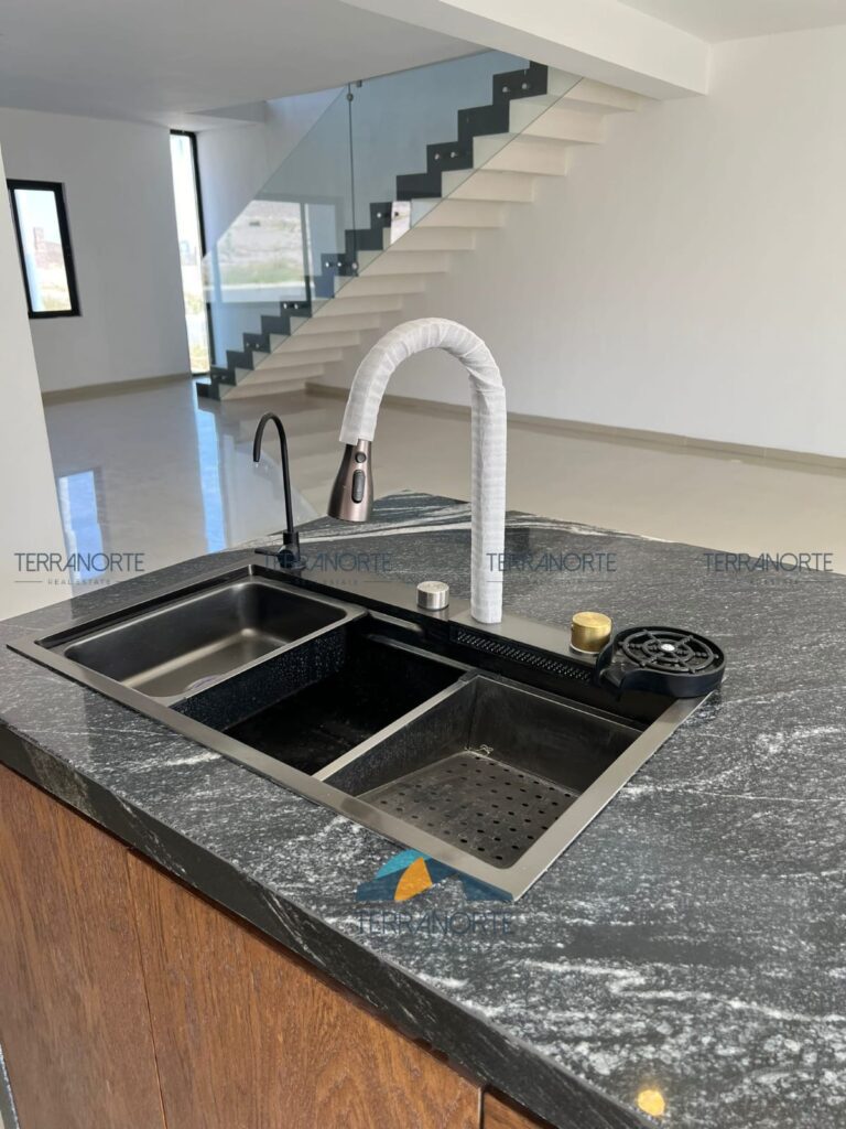 4b23fddc-1a37-4b55-a5fb-c9bb4b3d3d3a