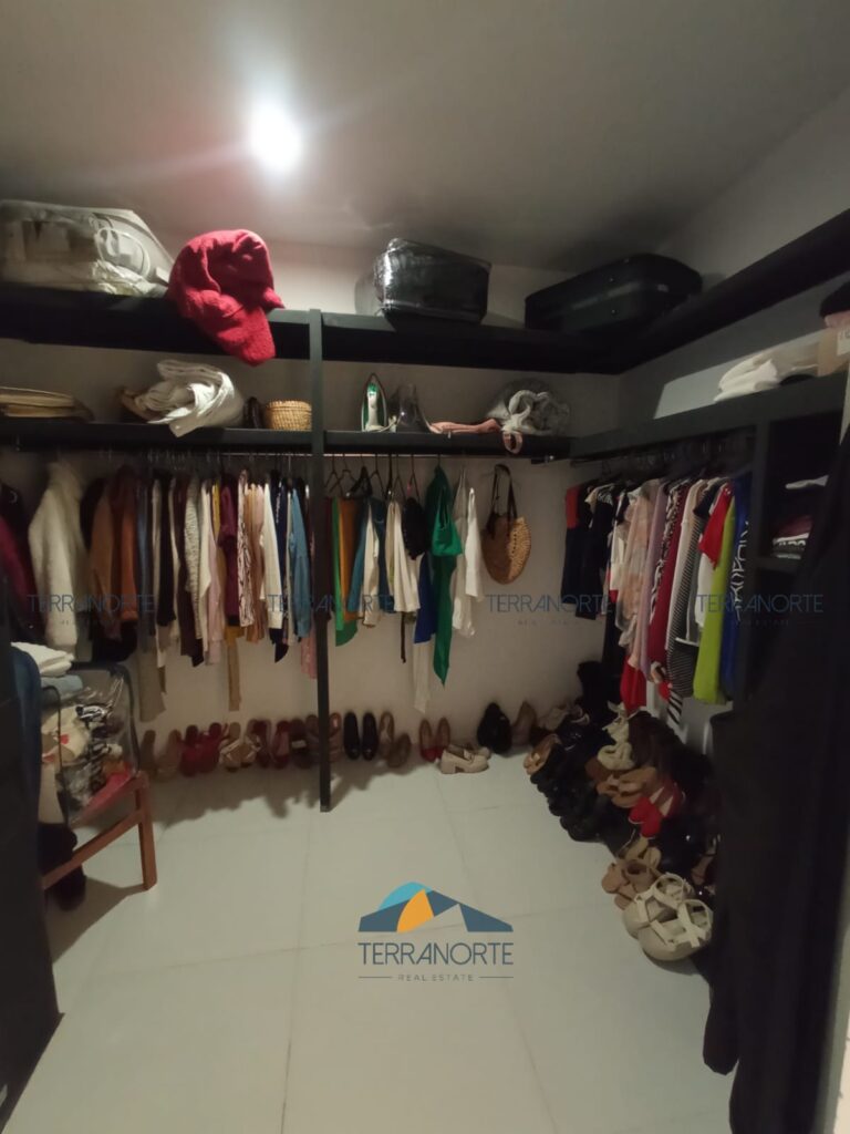 a384ff84-dfbf-481d-880e-6c3d4cf5d31b