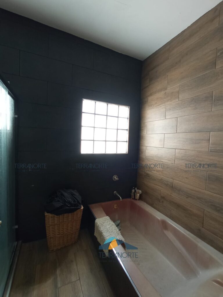 ca656533-ac38-4681-b702-f339f119310d