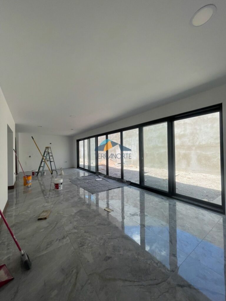 fb4e0f87-3098-4b3e-a321-cae28a326a59